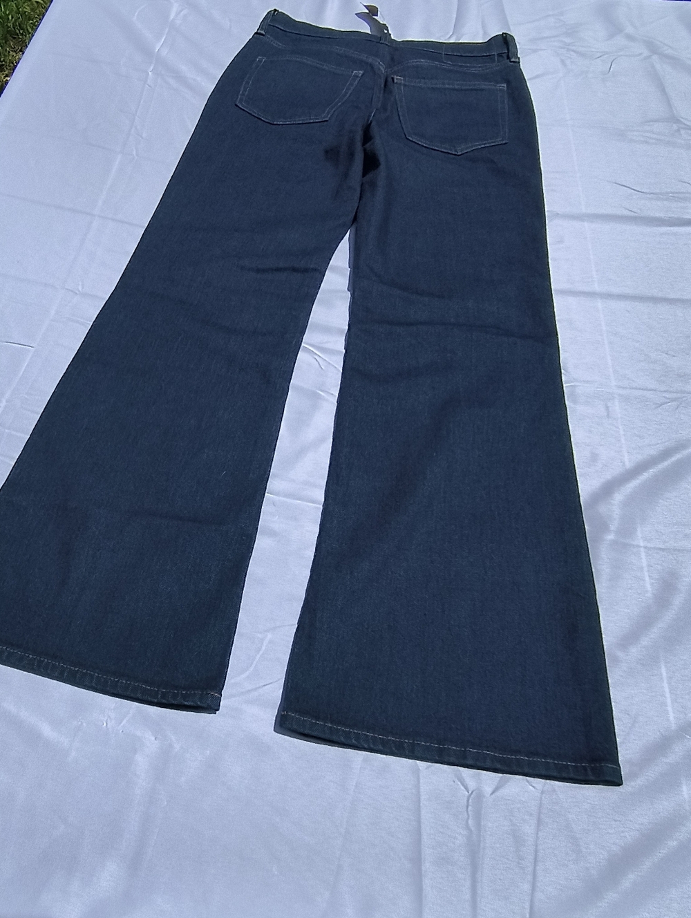 J.Crew Semi-stretch High Rise Cropped Kick Out Jeans Size 25T - Picture 9 of 9